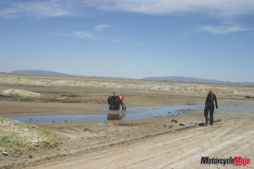 Motorcycle-Mojo_12_Dip-in-the-Bucket
